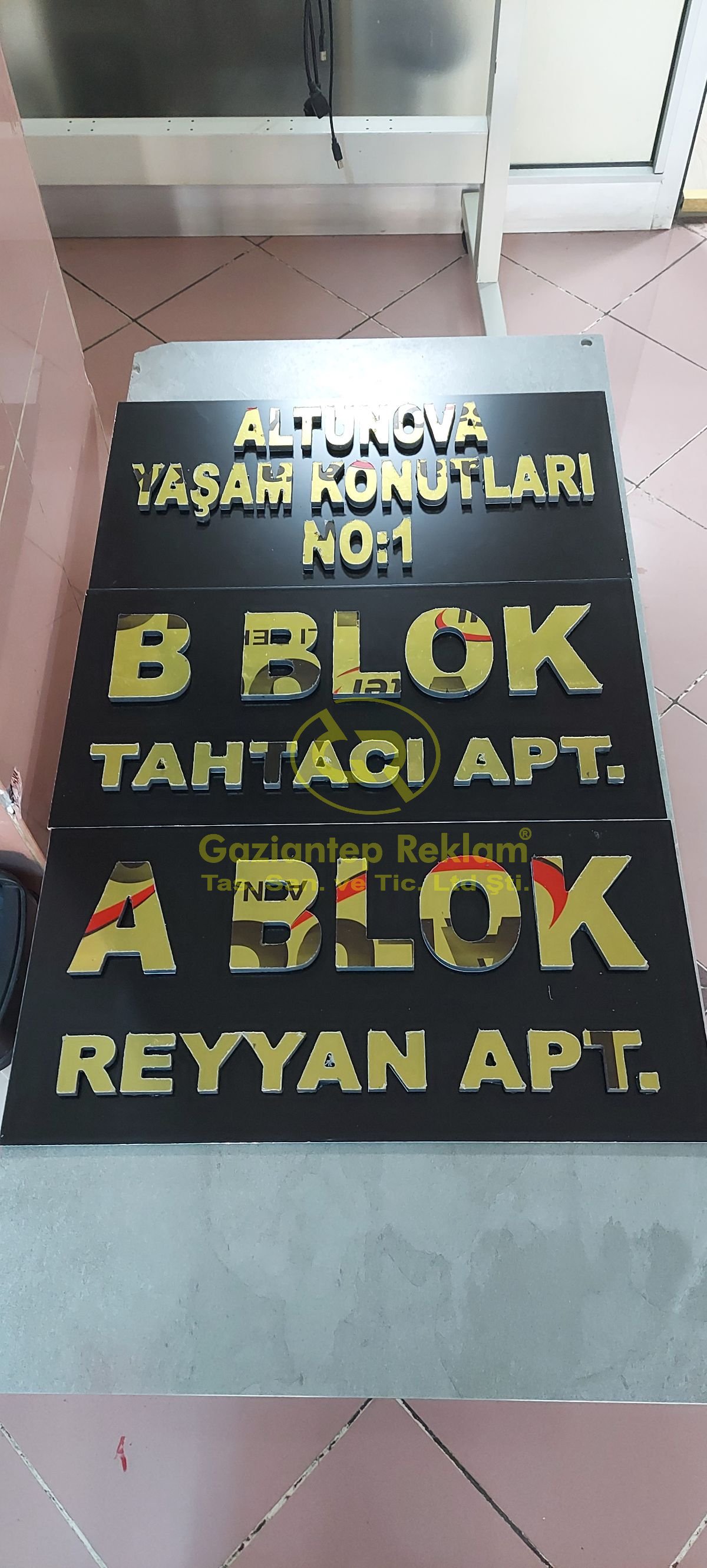 Altunova Yaşam Konutları Altın Ayna 3D Yönlendirme Tabelası