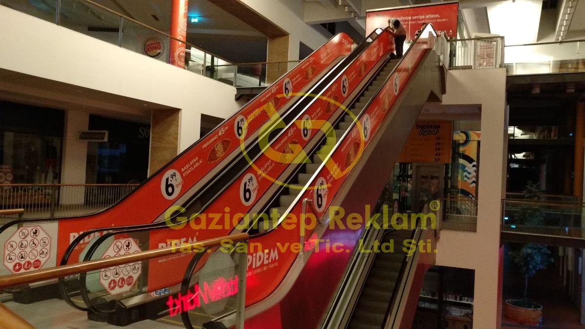 AVM Yürüyen Merdiven Giydirme Dijital Baskı Sticker