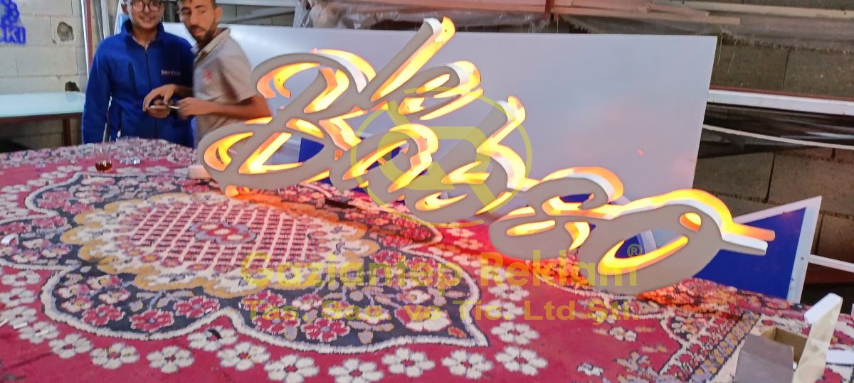 Baboo Cursive Kutu Harf LED Aydınlatmalı Tabela