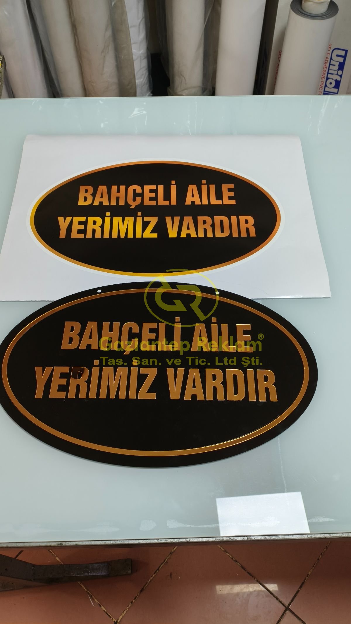 Bahçeli Aile Yerimiz Vardır Aynalı Pleksi Lazer Tabela