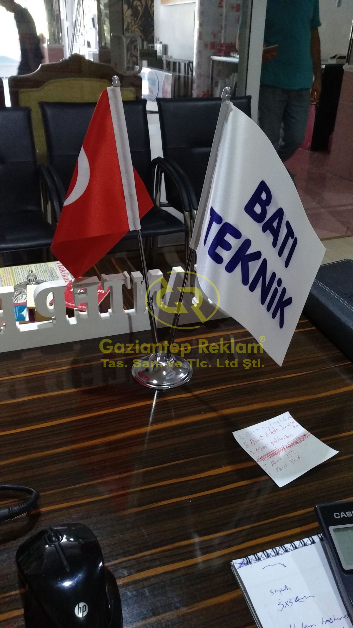 BATI TEKNİK Çiftli Krom Masa Bayrağı Seti