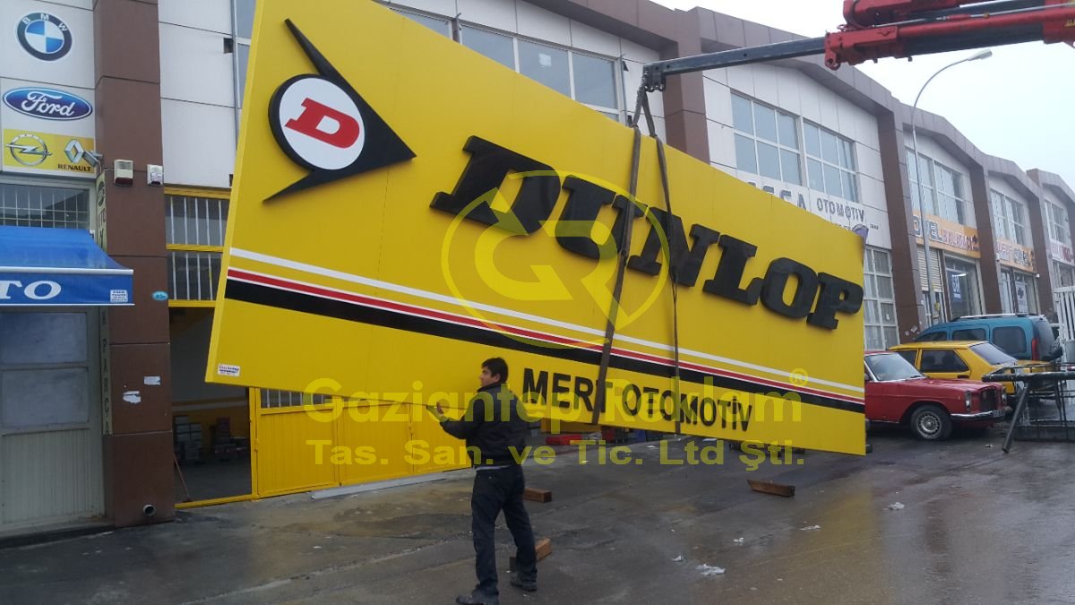 Büyük Boyutlu Kompozit Tabela Montajı