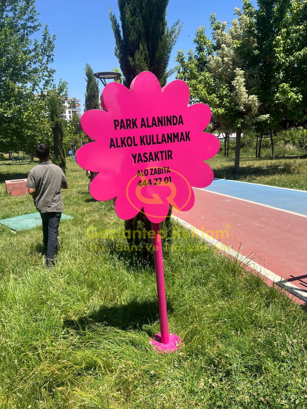 Çiçek Figürlü Dikme Park Alanı Uyarı Sac Tabelası