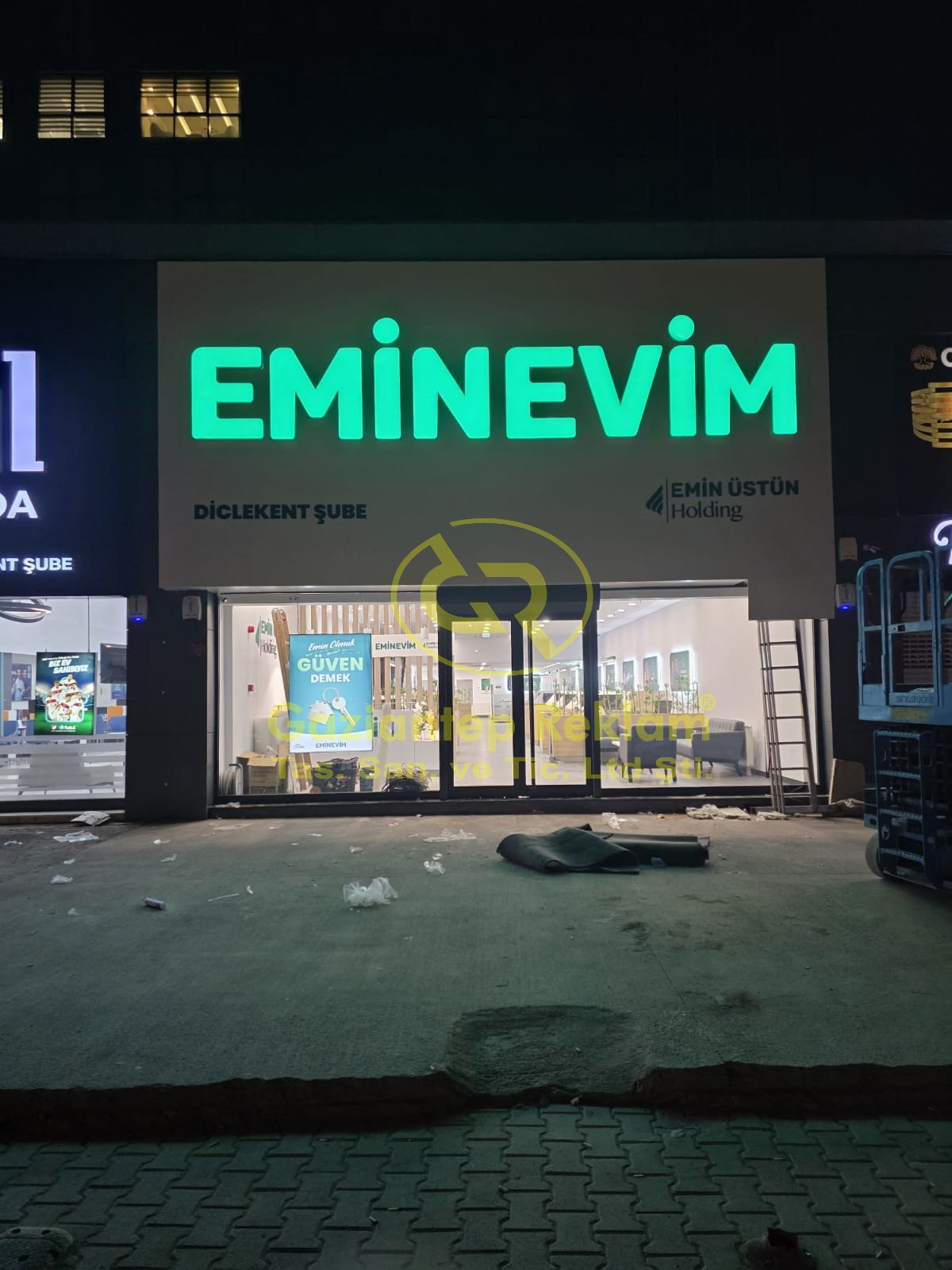 EMİNEVİM Diclekent Şube Kurumsal Işıklı Kutu Harf Cephe Tabela Uygulaması