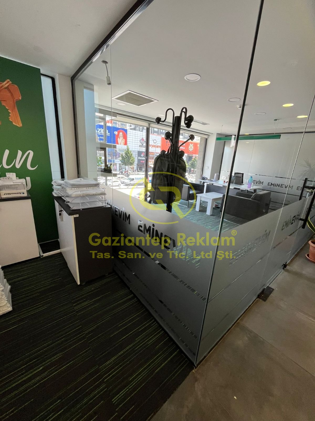 Eminevim Ofis Cam Bölmelerine  Kumlama
