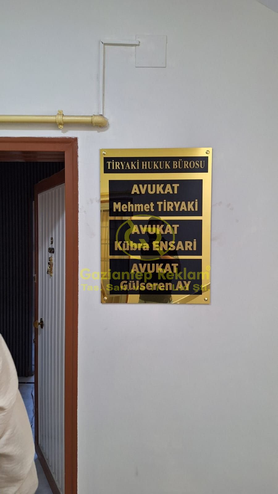 Gold Pleksi Ofis Yönlendirme Tabelası