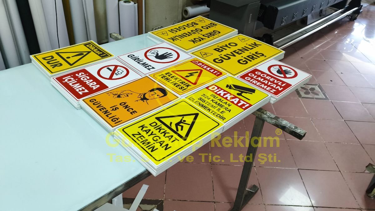 İş Sağlığı ve Güvenliği Standartlarında Profesyonel Uyarı ve İkaz Levhaları
