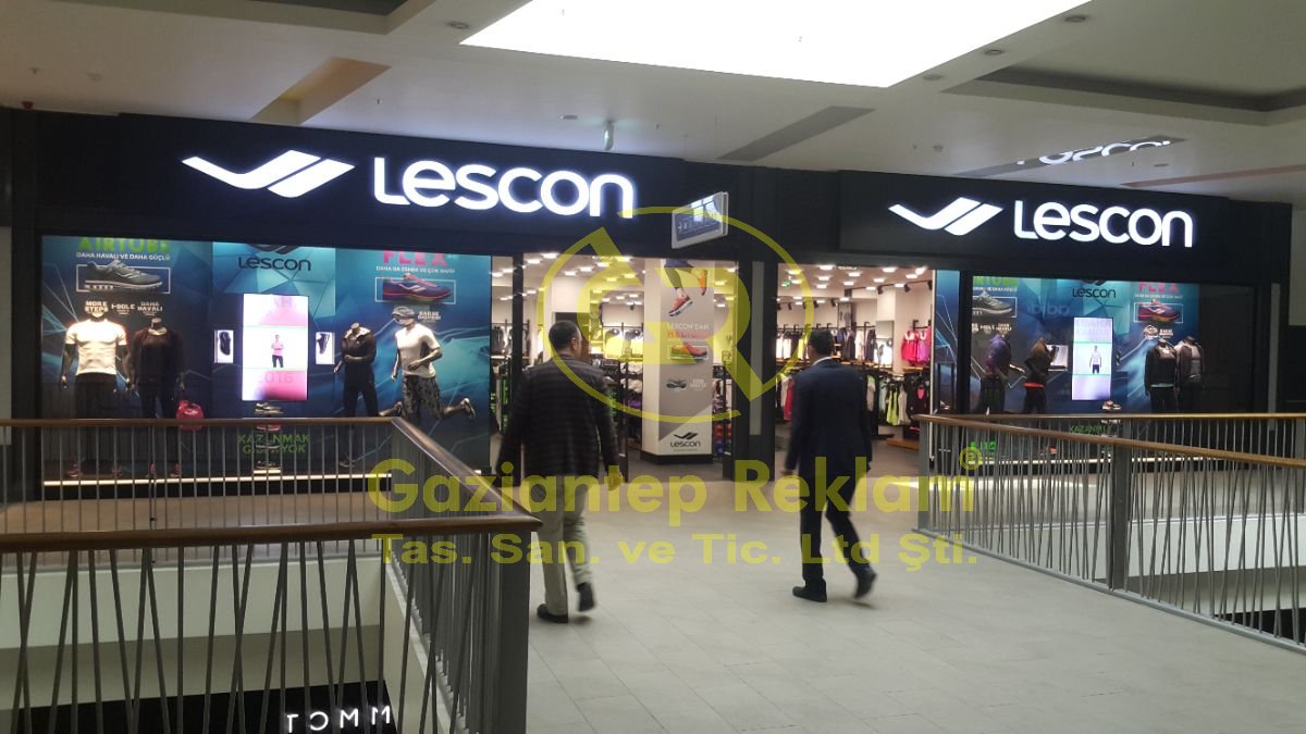 Kompozit Zemin Üzerine Işıklı Oyma Tabela 