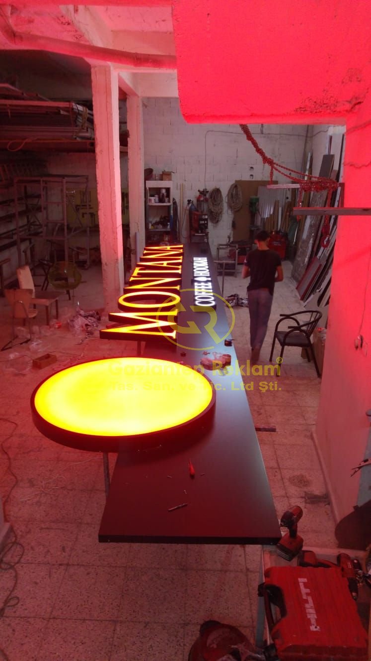 Kompozit Zeminli Işıklı Pleksi Kutu Harf Tabela