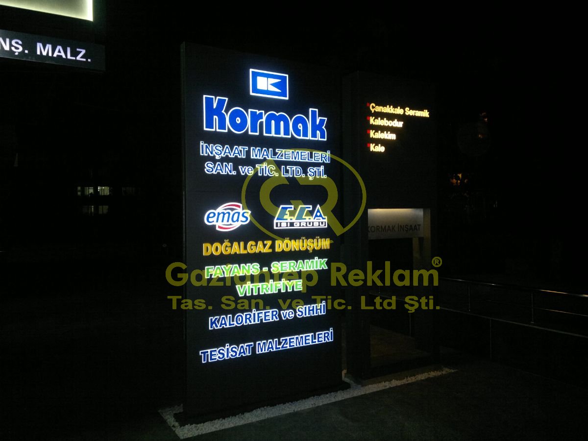 Kormak İnşaat Kompozit Oyma Zemin Işıklı Pilon Tabela