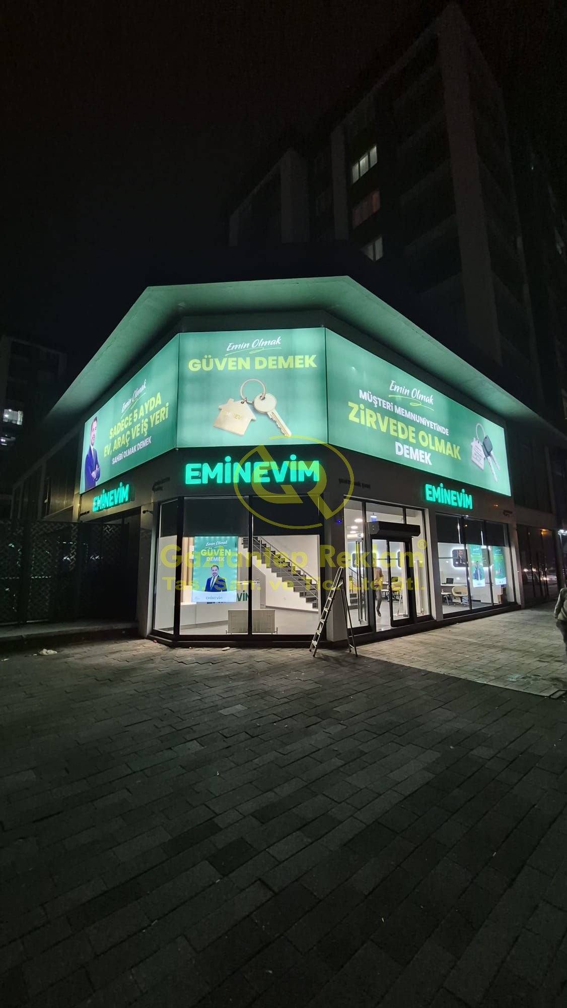 Kurumsal Işıklı Cephe Tabela Sistemi (Lightbox) Uygulaması - Eminevim