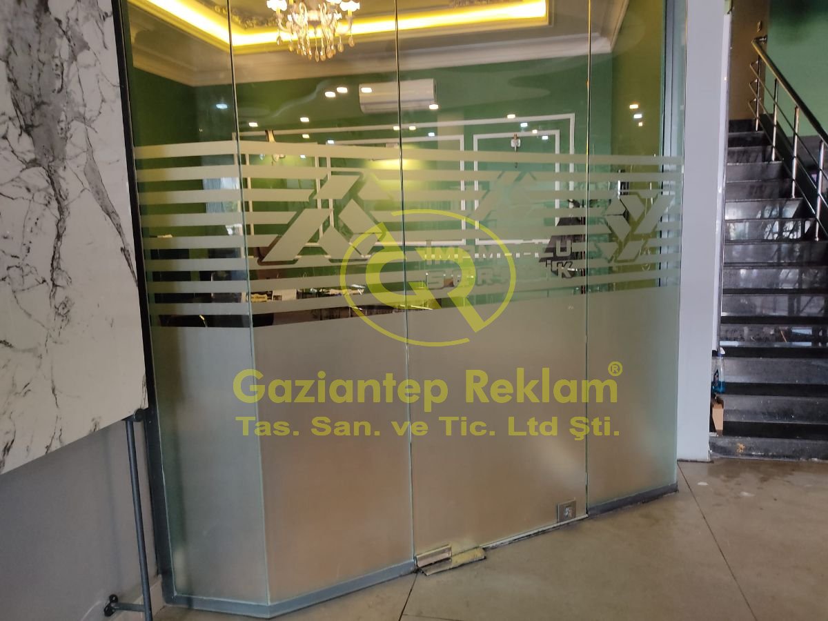 Ofis Buzlu Cam Folyo Giydirme