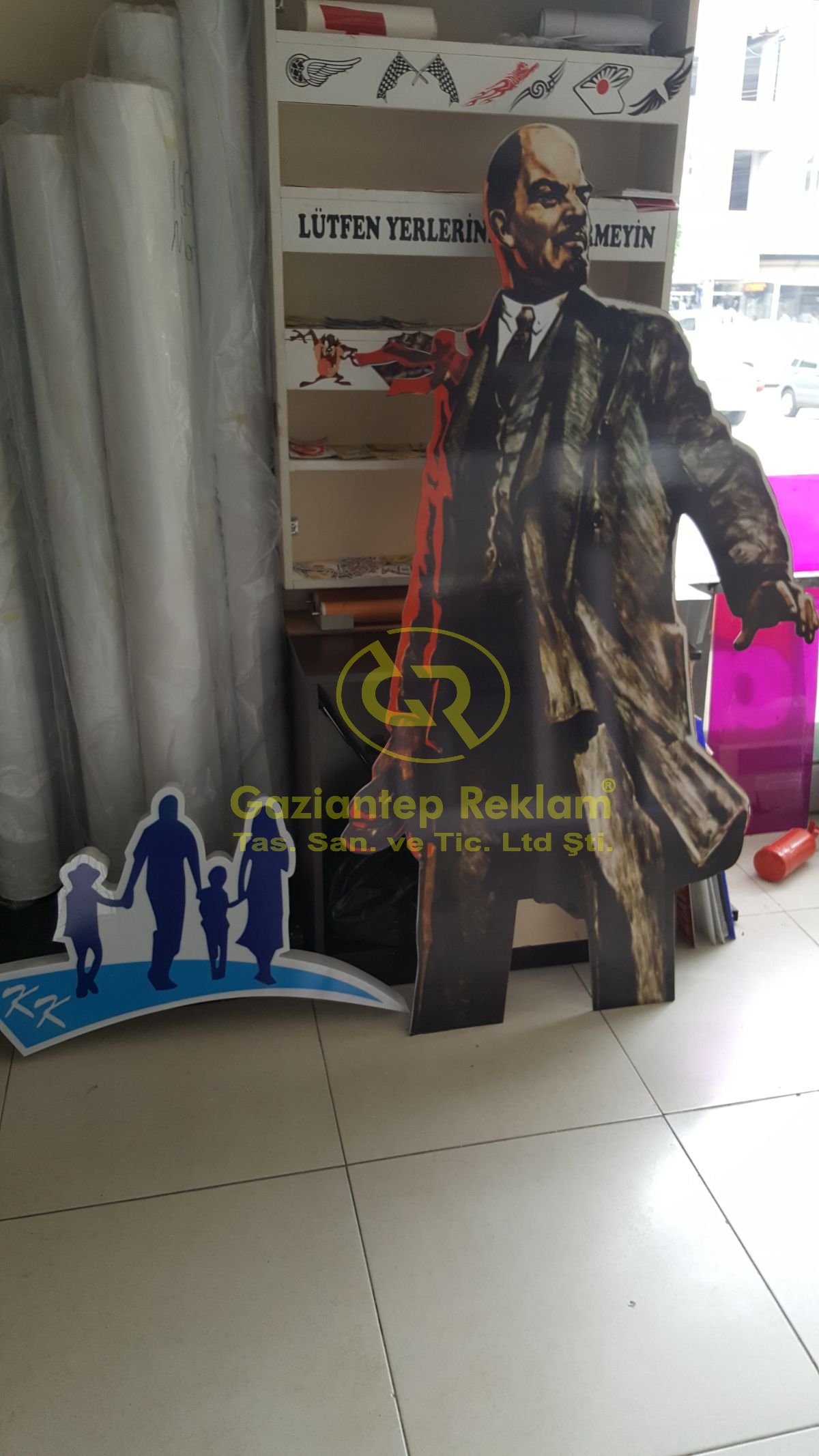 Özel Kesim Ayaklı Tanıtım Figürleri Profesyonel Çözüm