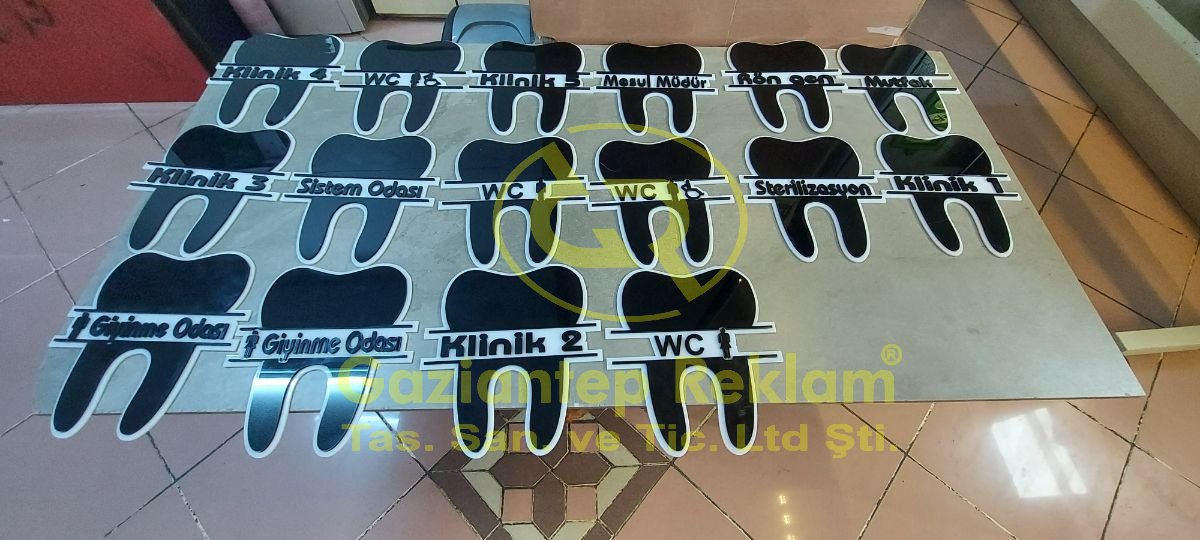 Özel Tasarım Pleksi Diş Kliniği Yönlendirme İsimlikleri