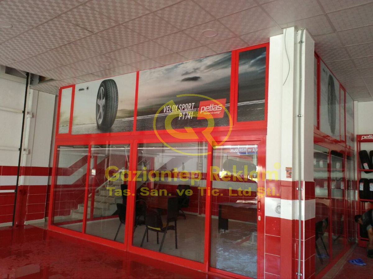 Perakende Mağazası İçin Dijital Baskı Cephe Giydirme