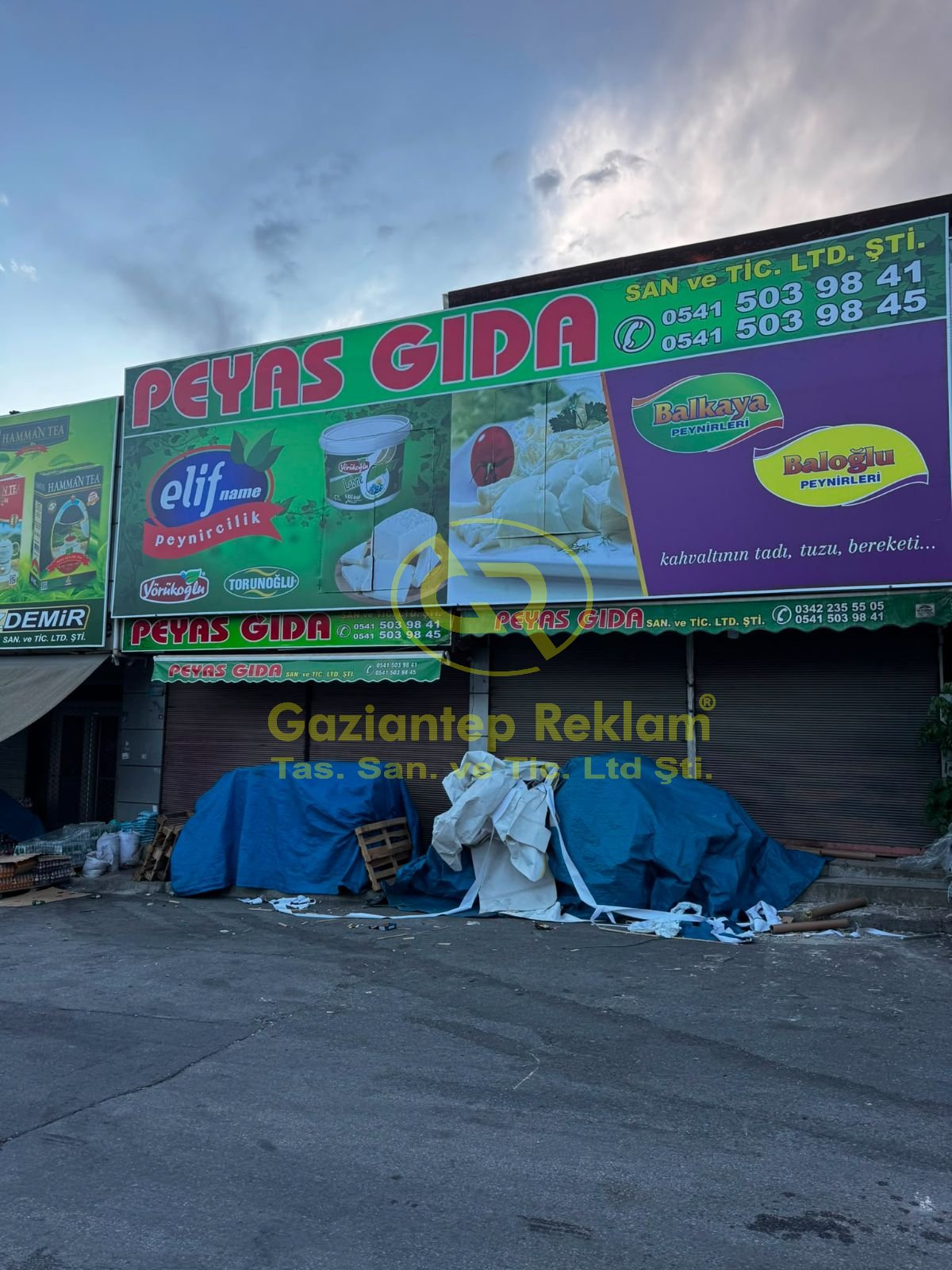Peyas Gıda Kurumsal Vinil Germe Tabela Uygulaması