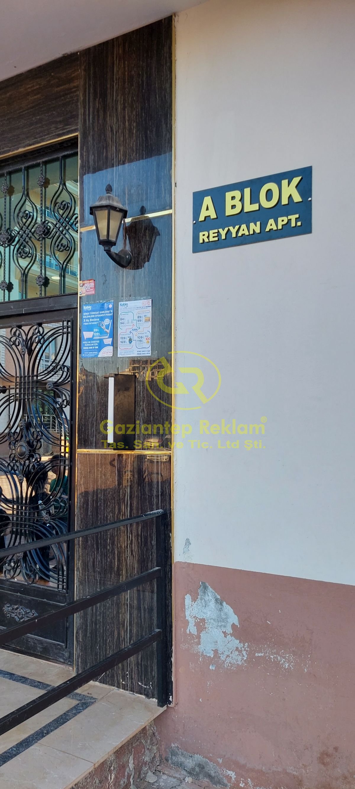Reyyan Apartmanı A Blok Dayanıklı Dış Mekan Yönlendirme Levhası