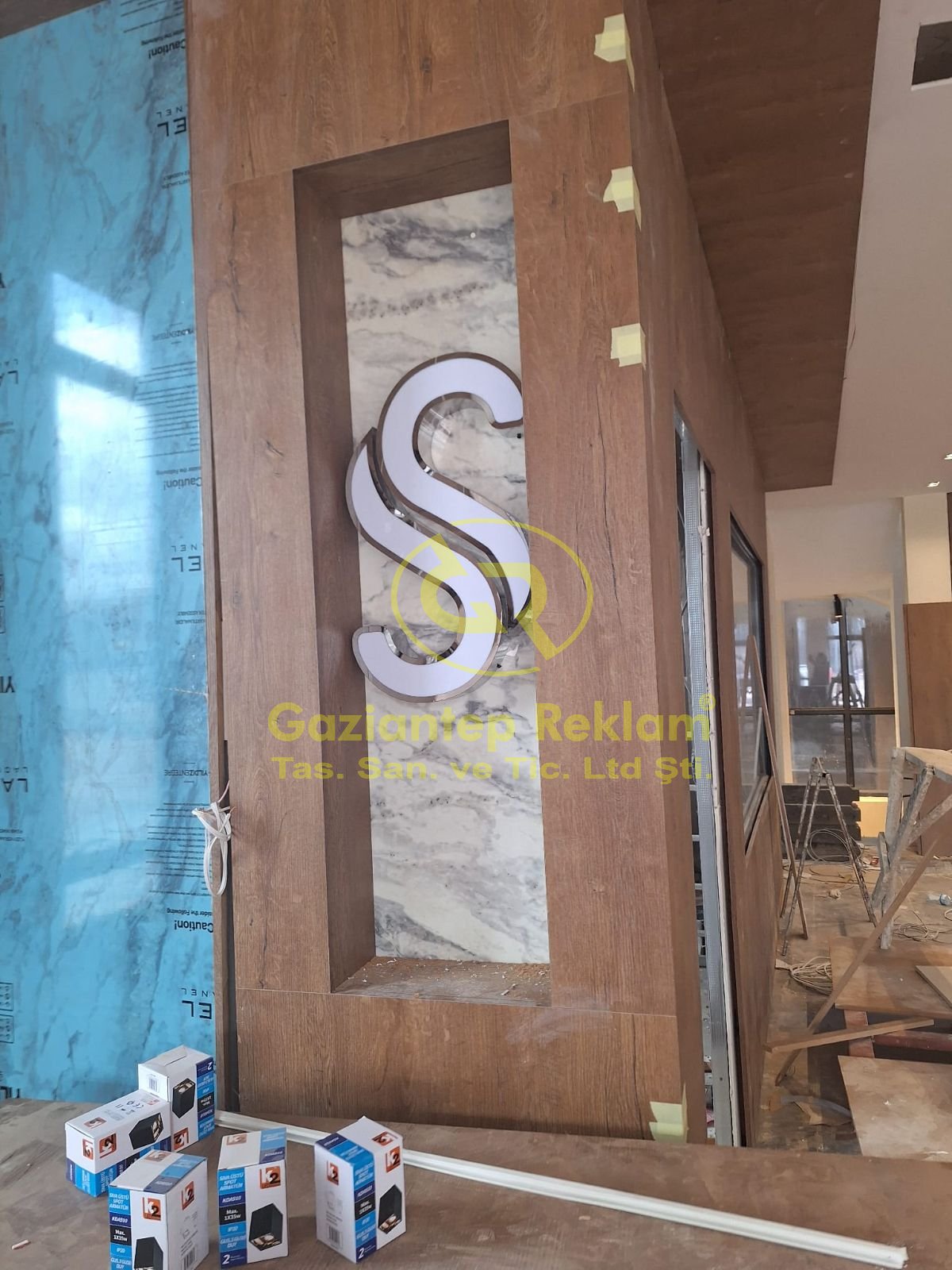 S Harfi Krom Fileli Pleksi Işıklı Kutu Harf