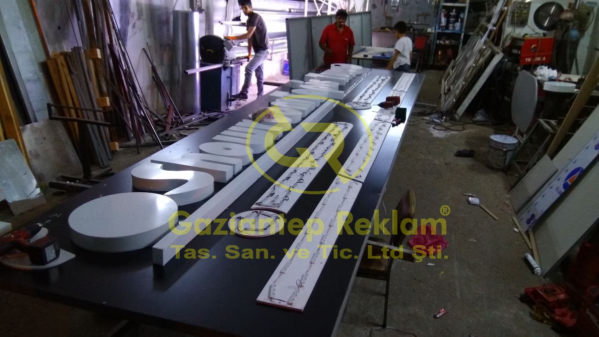 Uzun Ömürlü Işıklı Pleksi Kutu Harf İmalatı