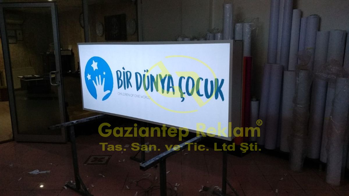 Yüksek Görünürlüklü LED Işıklı Vinil Germe Tabela