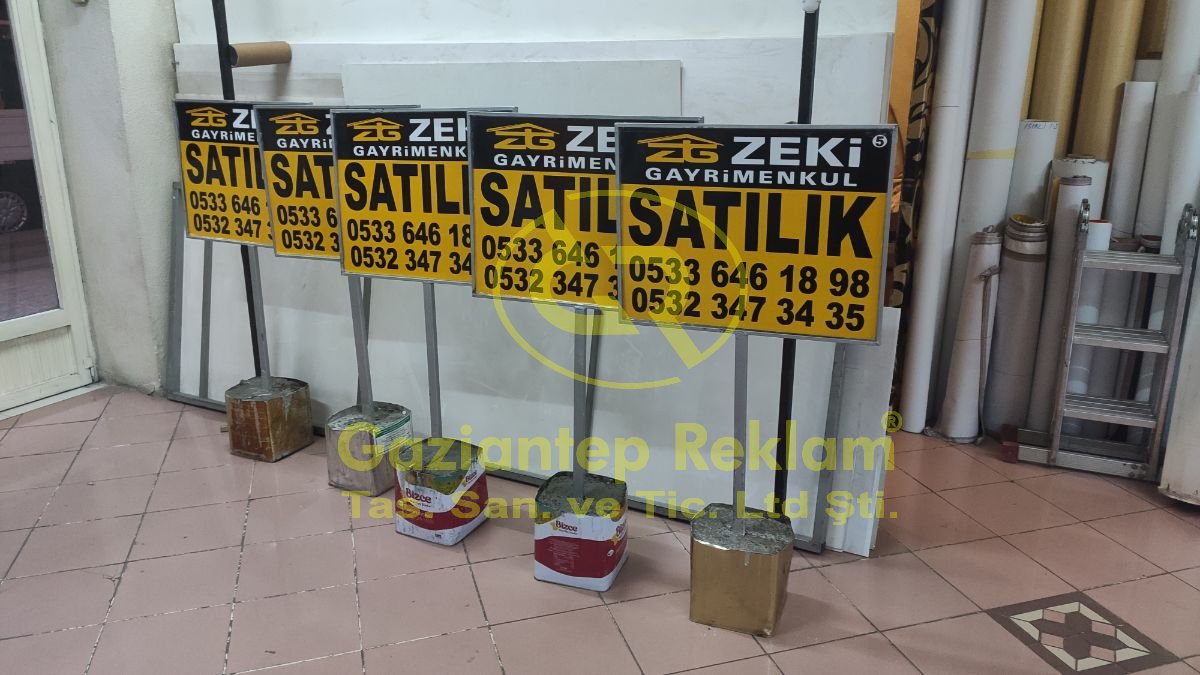 Zeki Gayrimenkul Ayaklı Sac Satılık Emlak Tabela